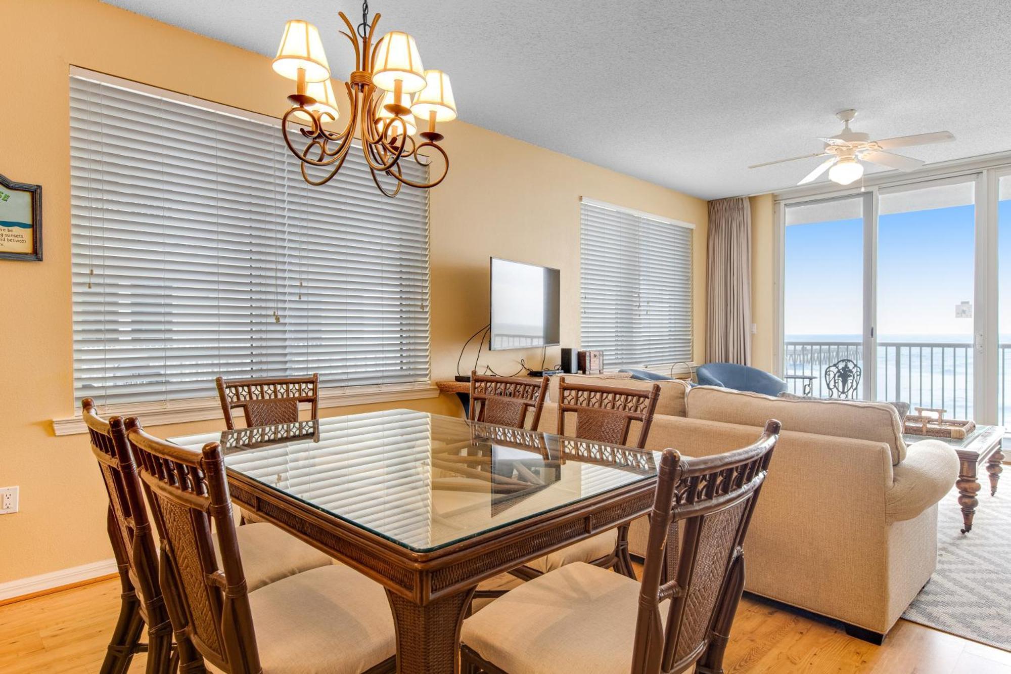 Summerwind West Navarre Room photo