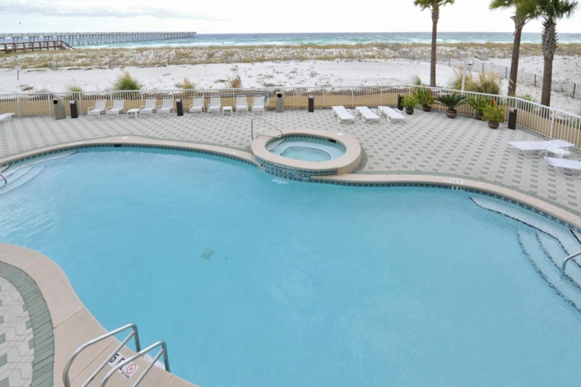 Summerwind West Navarre Room photo