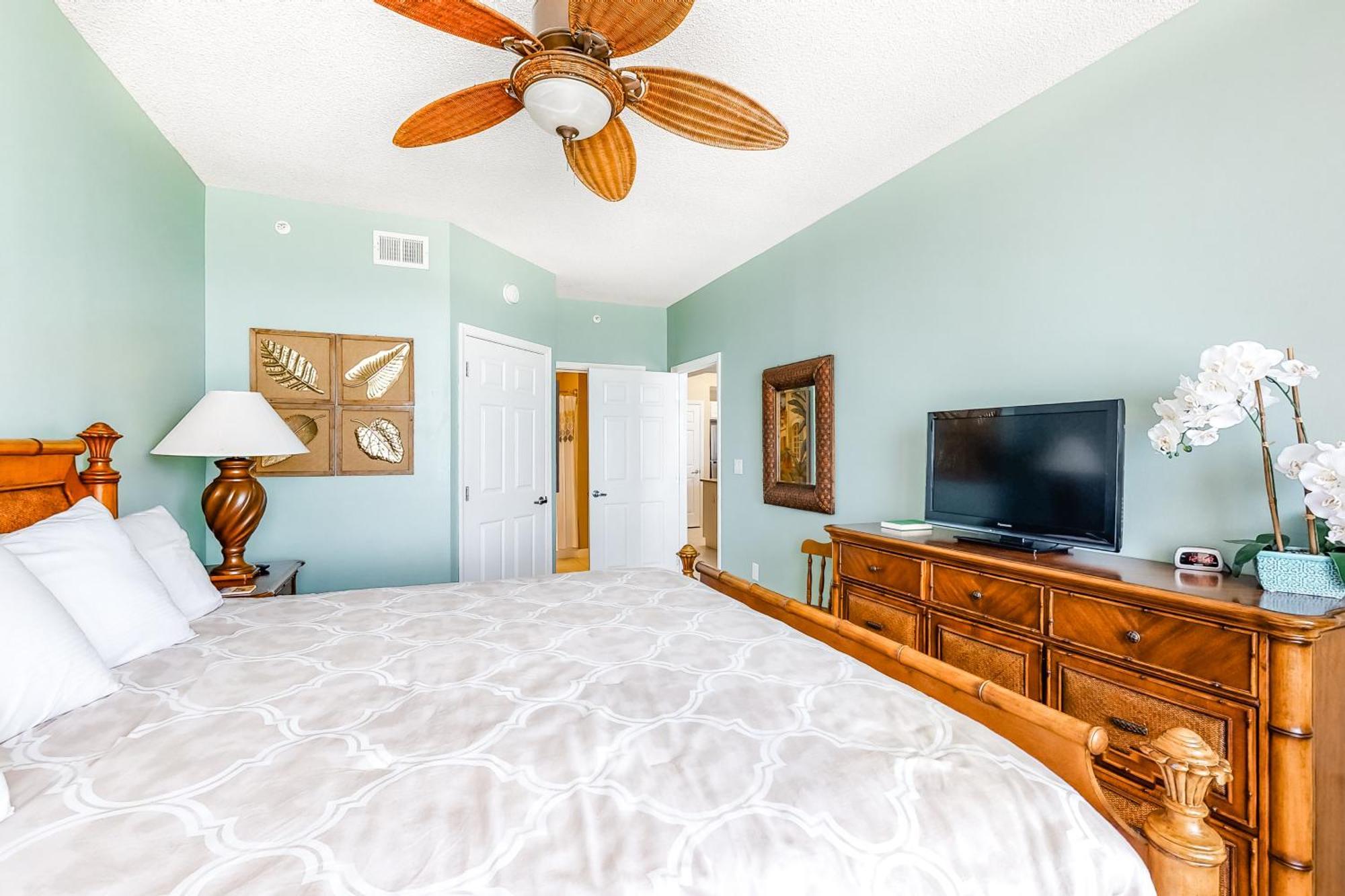 Summerwind West Navarre Room photo