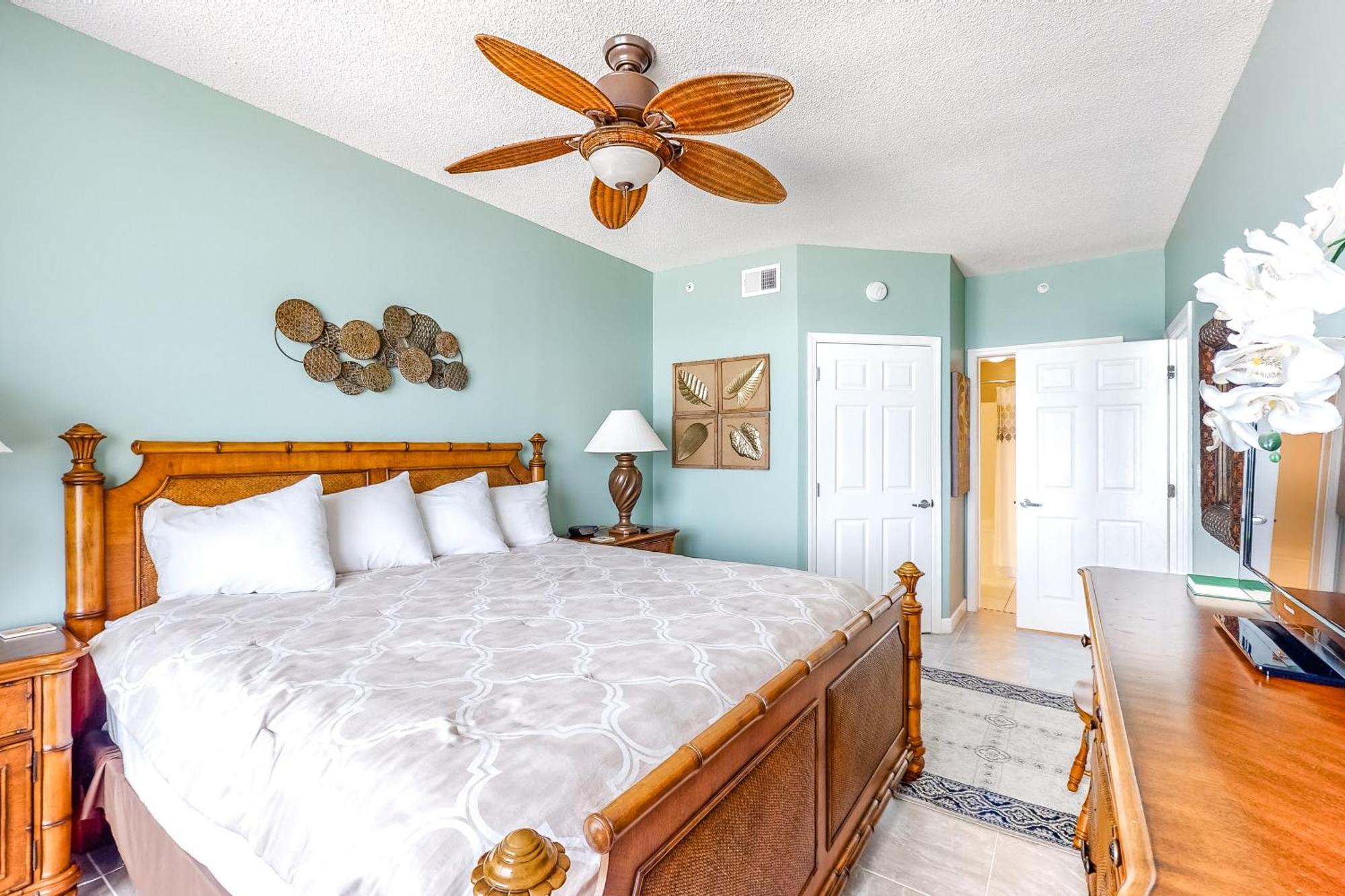 Summerwind West Navarre Room photo