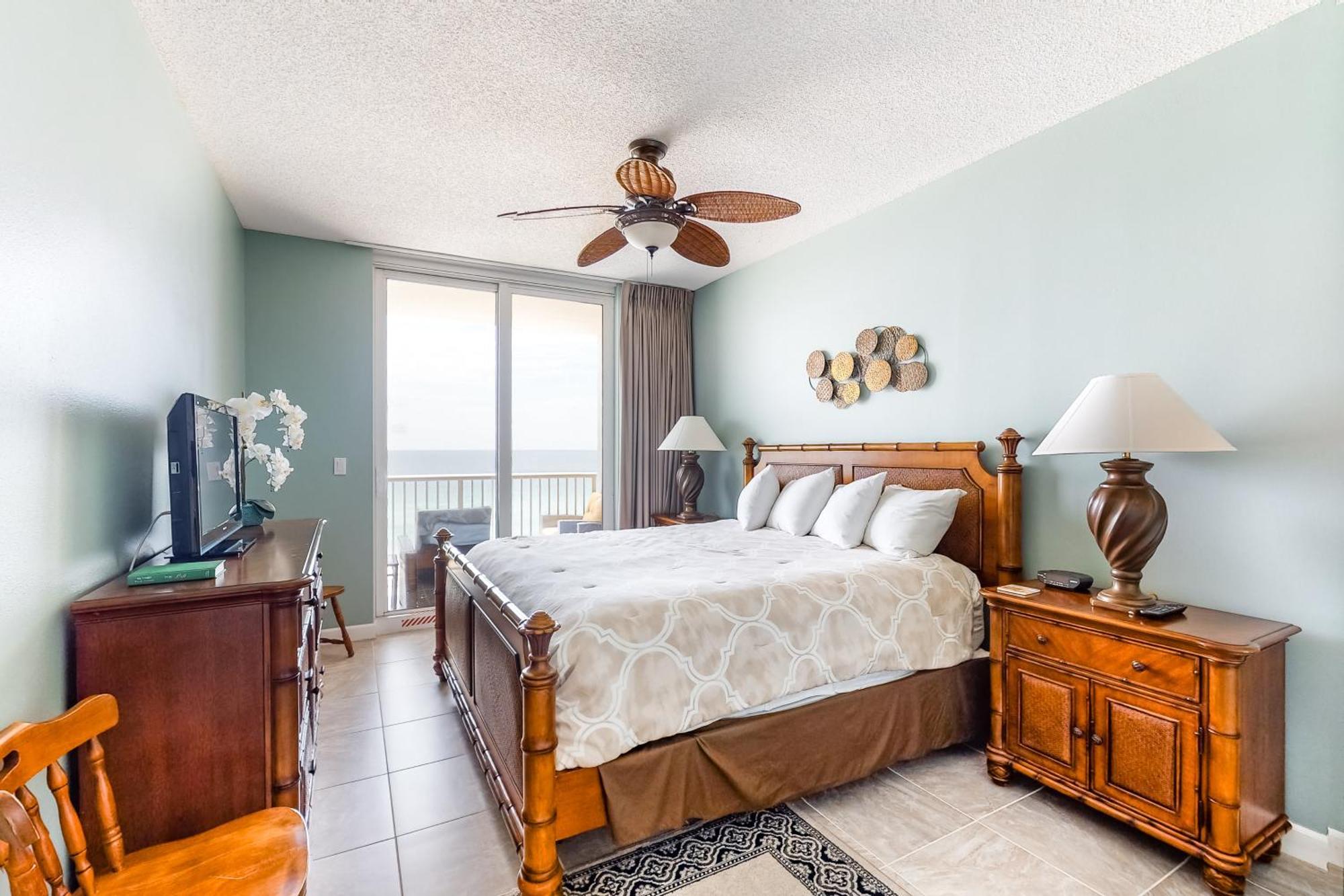 Summerwind West Navarre Room photo